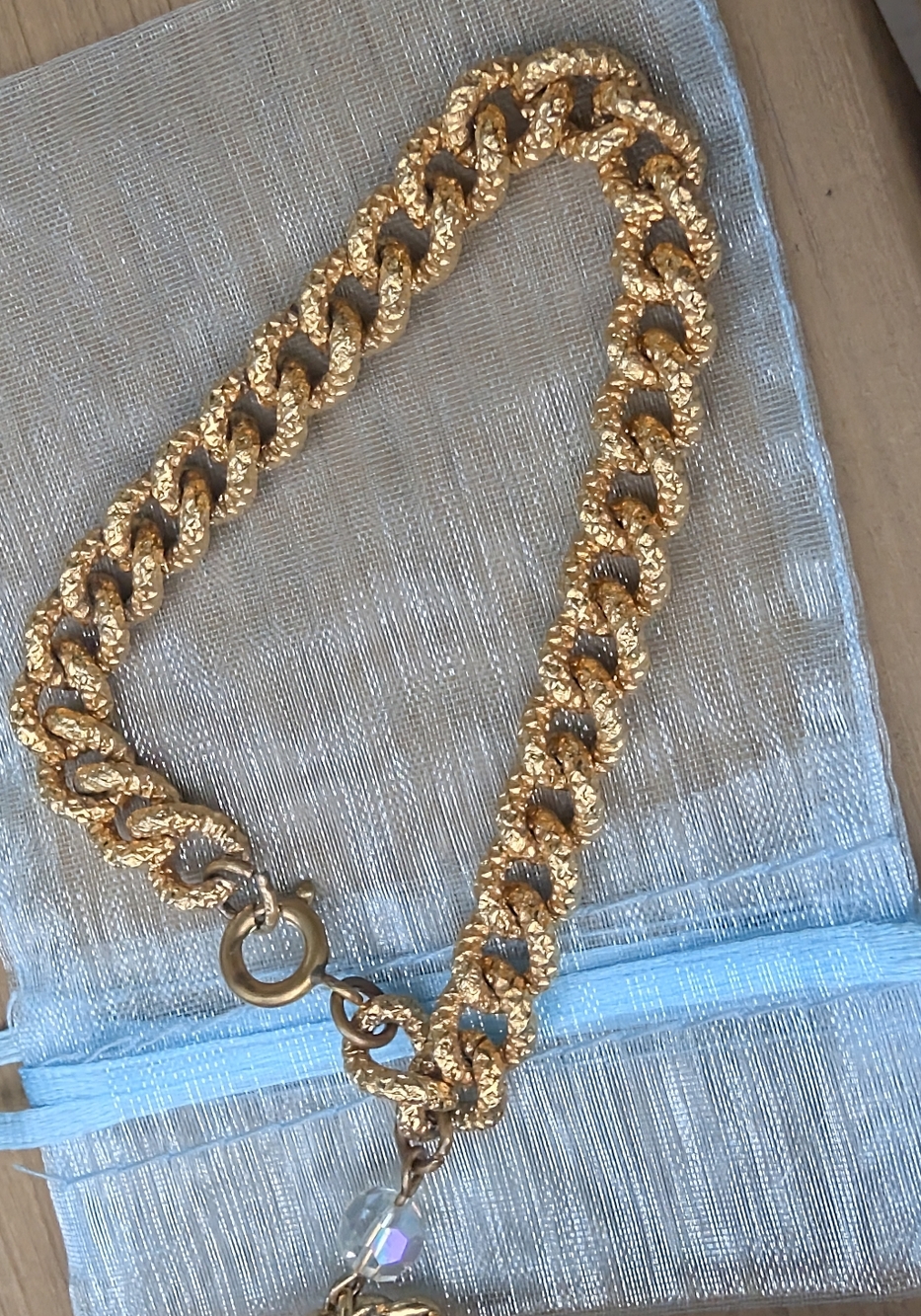 Vintage Gold Link Bracelet Charm Bracelet Pear Lillies Gold Basket - Picture 11 of 12